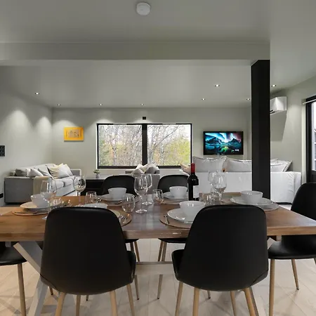 Spacious & Lovely Aurora I Free Parking Semesterbostad *